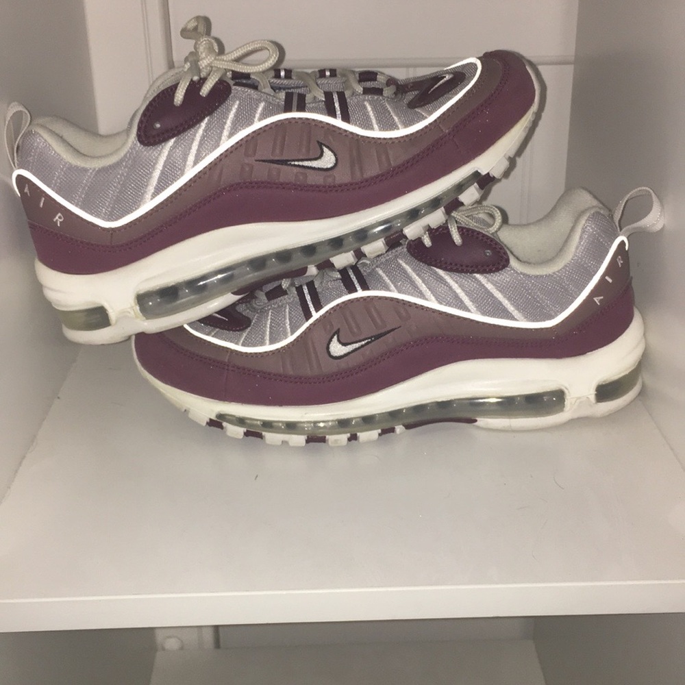 Nike Air Max’s - Women’s 9.5 - Picture 3 of 4